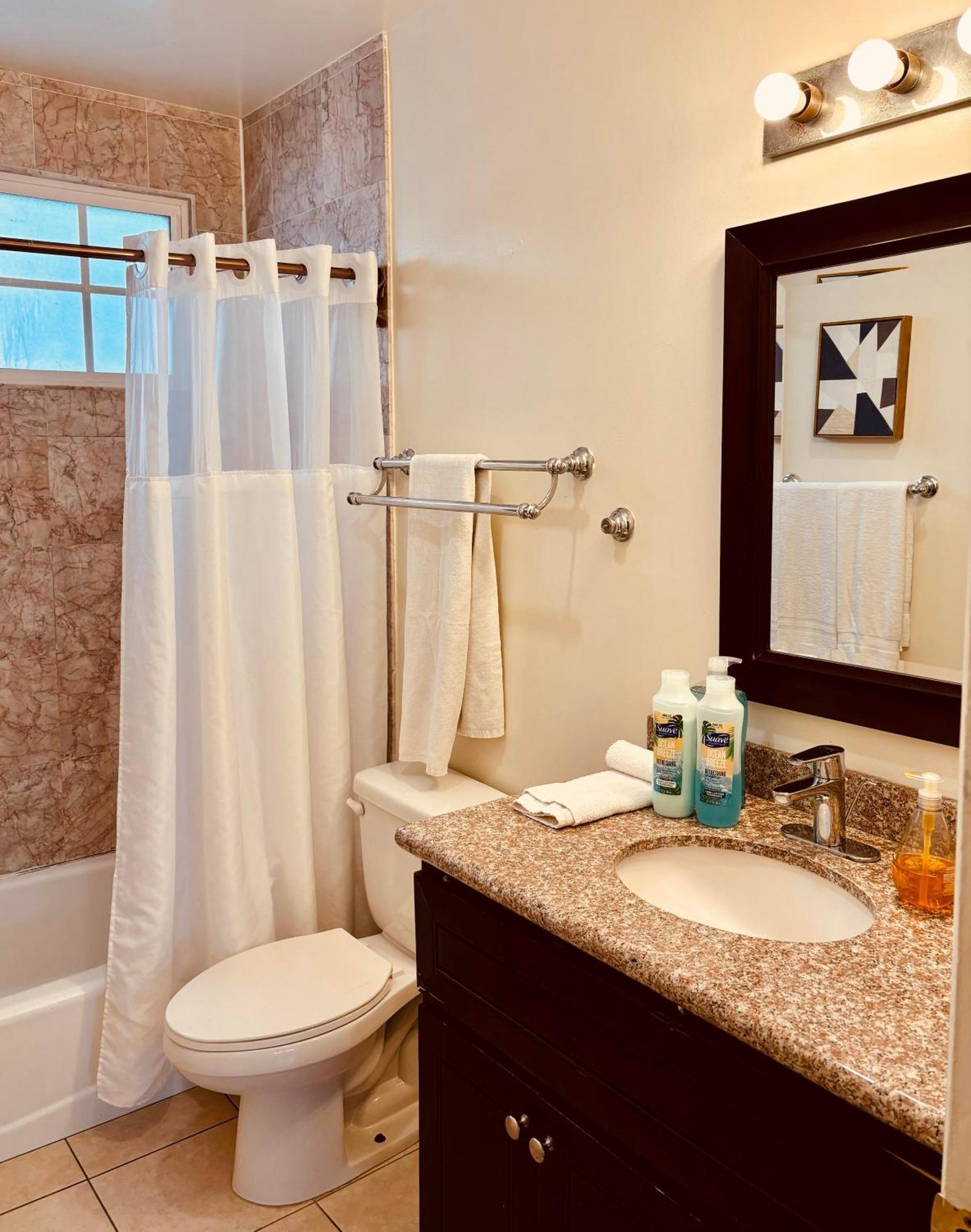 Centrally Located 2 Bed Ucla Apartment Los Angeles Esterno foto